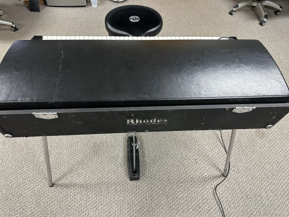 Teclado eléctrico vintage Fender Rhodes Mark I piano de escenario 73 teclas 1977 - clásico Foto 4 de 4