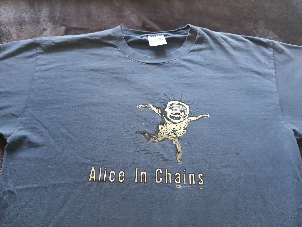 Rare Vintage Alice In Chains 1995/1996 Tour T-Shirt Size XL Rare Vintage Alice In Chains 1995/1996 Tour T-Shirt Size XL