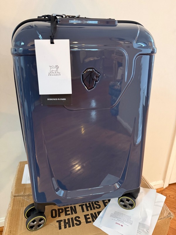 Peugeot Voyages Carry-On Hardcase Locking Spinner Carry-On Luggage Navy Blue
