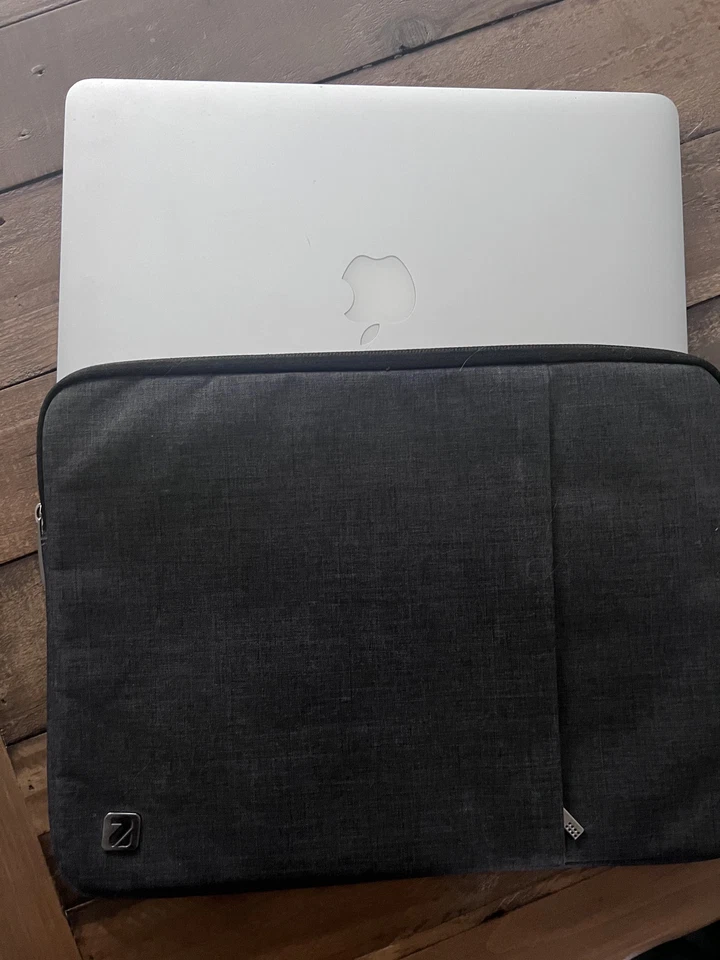 Apple MacBook Air 13" 2015 · i5 · 4GB · 256GB, photo 3 of 5