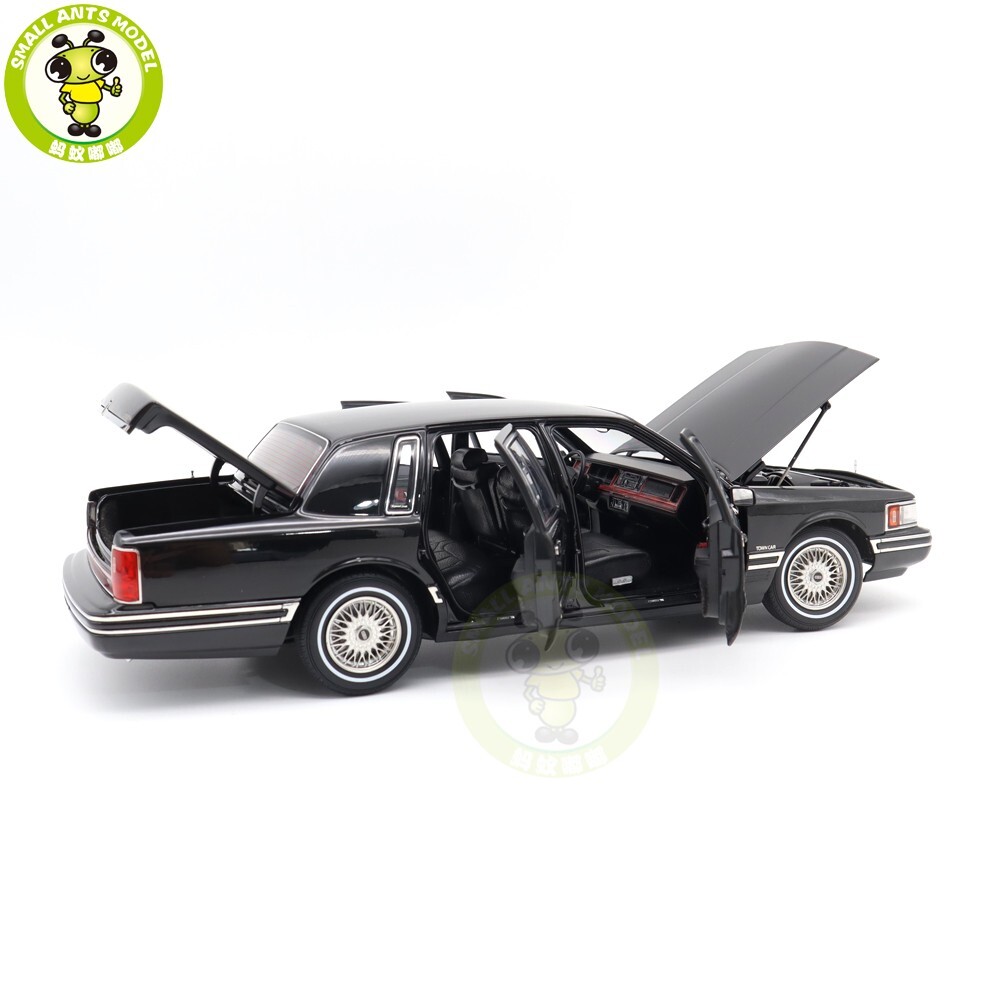 Buy 1/18 Lincoln Town Car 1990 Second Generation Diecast Model Toy Buy 1/18 Lincoln Town Car 1990 Second Generation Diecast Model Toy