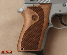 Smith & Wesson 3913TSW Grips