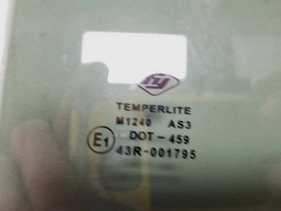 Nissan Armada 2006-2012 puerta trasera ventana cristal paso derecho lado OEM Foto 3 de 4