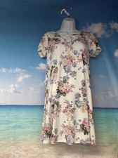 Love Fire Womens Dress White Floral Mini Size Medium. Short Sleeve