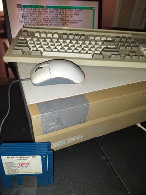 Tested Commodore Amiga 2000 Model A2500 68030 w MegaChip 2MB w OmniKey 101