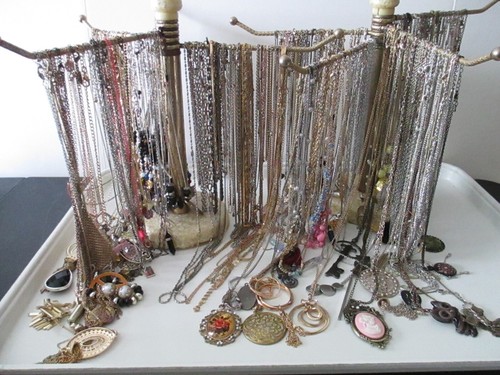 Nice 67pc Vintage-Now Chain NECKLACES With/Without PENDANT Jewelry Lot (SE11