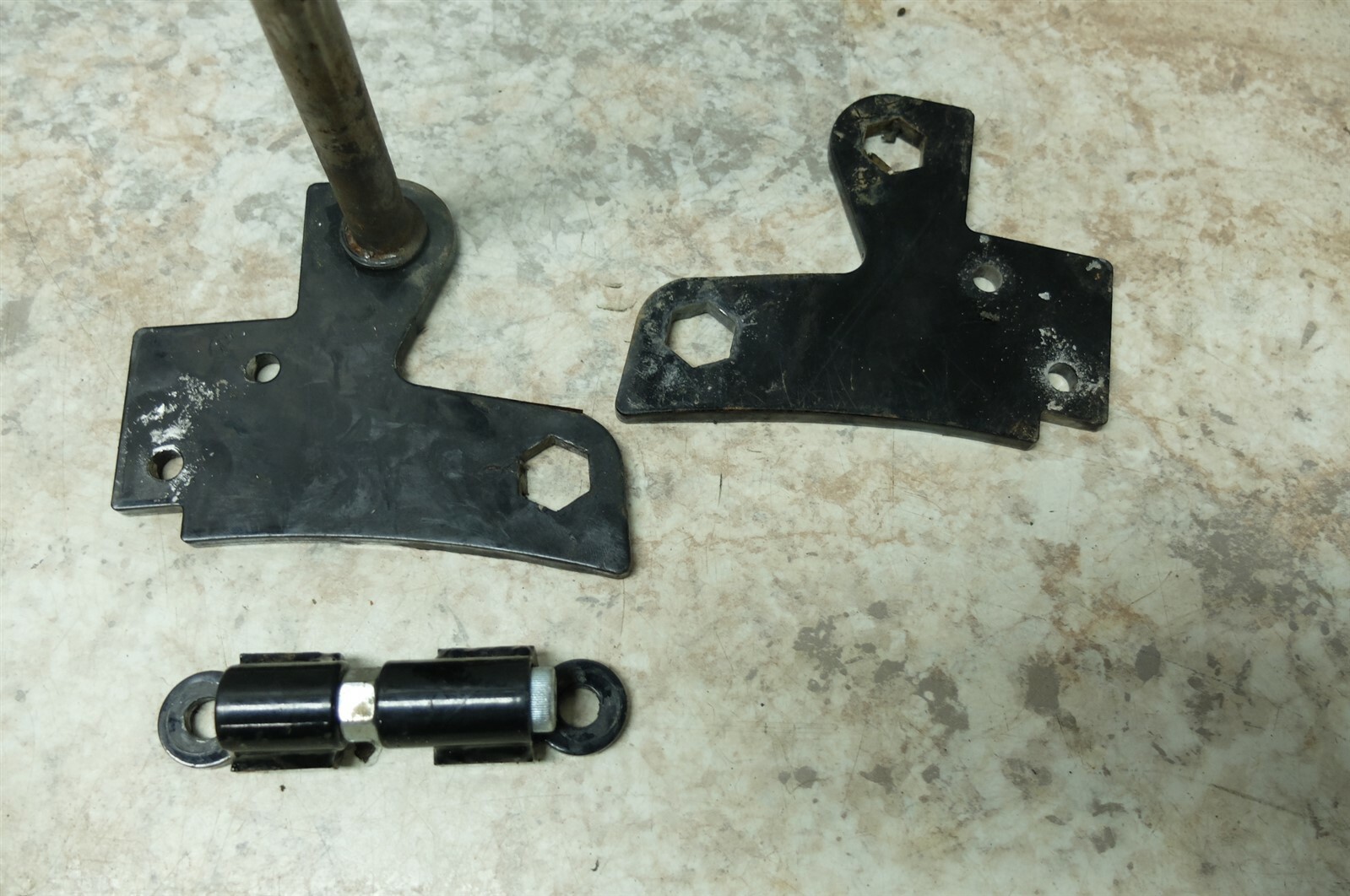 05 Yamaha RS Vector Snowmobile engine motor mounts brackets | eBay ...