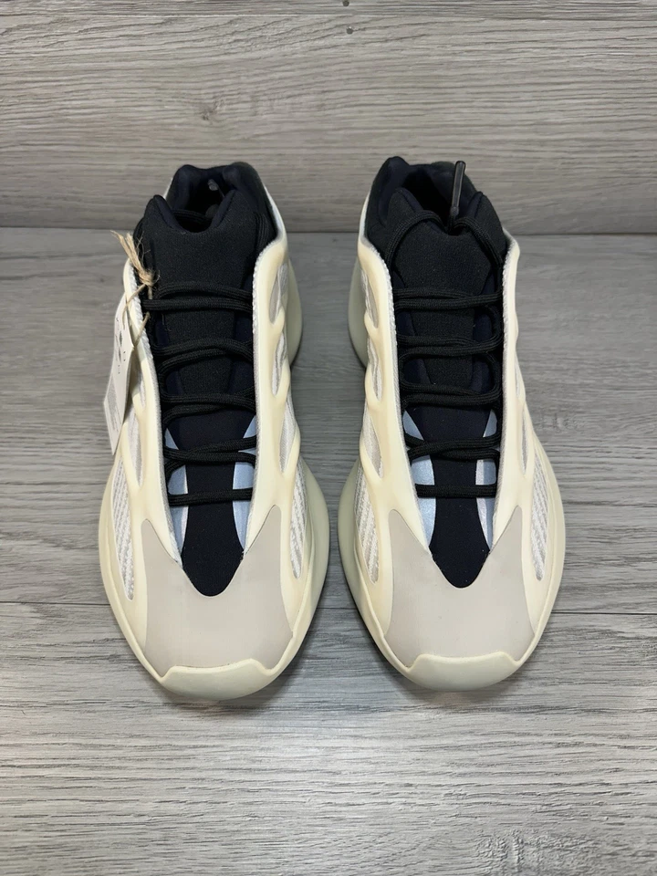 阿迪达斯 Yeezy Boost 700 V3 Azael - 尺码 10.5 — 第 4/4 张图片