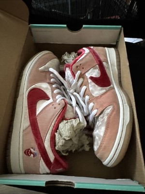 Nike StrangeLove x Dunk SB Low Valentine's Day - Size 10
