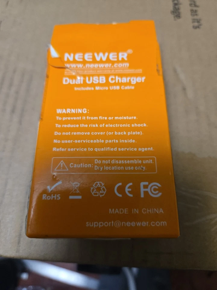Neewer NW-USBF550 Dual USB Charger - Image 3 of 4