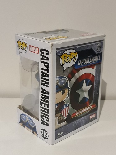 Funko Pop Captain America 2019 (WWII) Damaged Box 2017 SCCE en Pro Case - Imagen 3 de 6