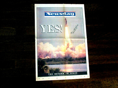 HARRISON SCHMITT APOLLO 17 NASA ASTRONAUT SIGNED AUTO 1998 NEWSDAY PAGE JSA LOA