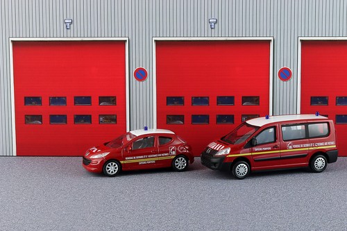 Diorama Caserne pompiers - 1/43ème - Milena Rose - Réf. 43-2-AC-F-003 - Photo 8/8