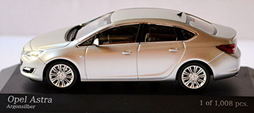 Opel Astra J Stufenheck 2012-14 argonsilber silver metallic 1:43 Minichamps - Afbeelding 1 van 3