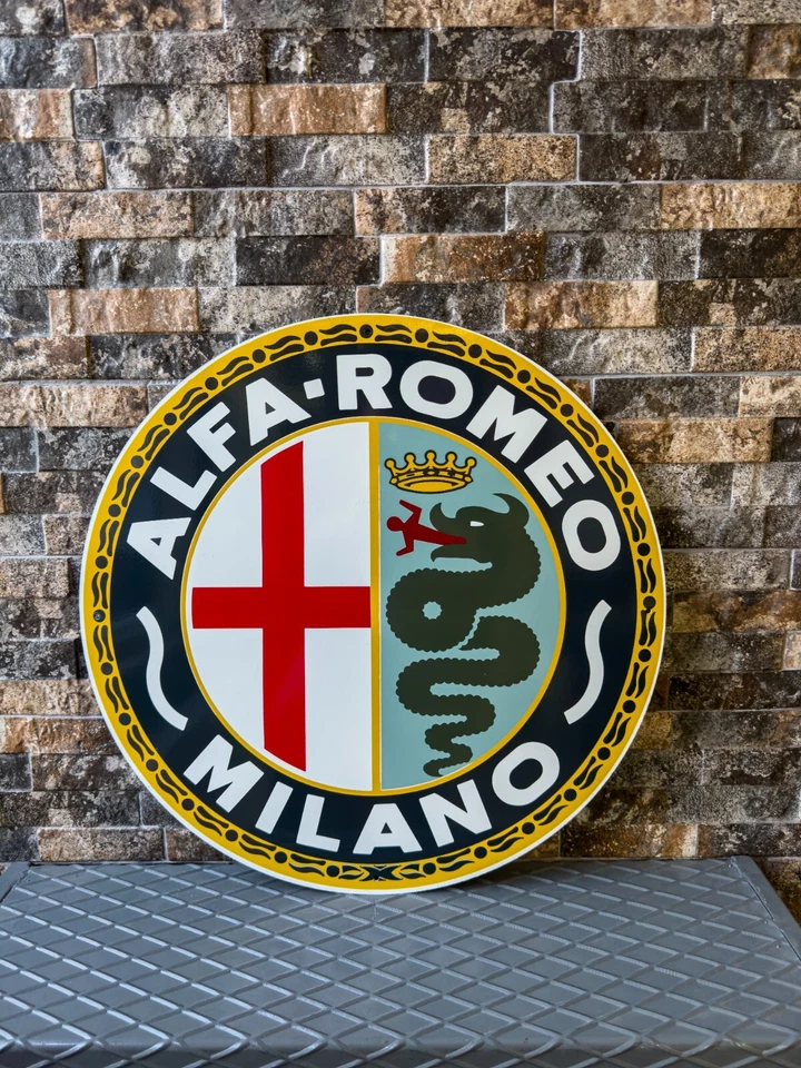 Placa Alfa Romeo Vintage Rara - Placa Alfa Romeo Milano 1950 - 19,7" (50cm) - Imagem 2 de 4