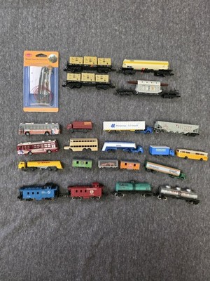 N Scale Model Train Layout Bundle: Arnold Rapido Rolling Stock, Vehicles, &...