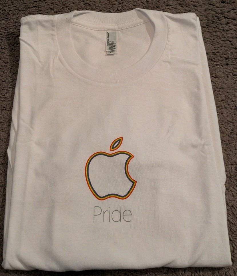 American Apparel Apple Store Employee LGBTQ Gay Pride White T-Shirt Men's  Small
