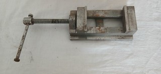 Schraubstock Maschinenschraubstock Spannw.ca.9cm Backenbr.ca.6 8cm!