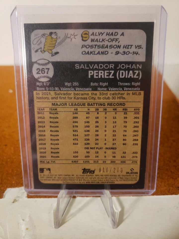 2022 Topps Heritage #267 Salvador Perez Chrome Green Refractor SP/273 - Image 2 of 2