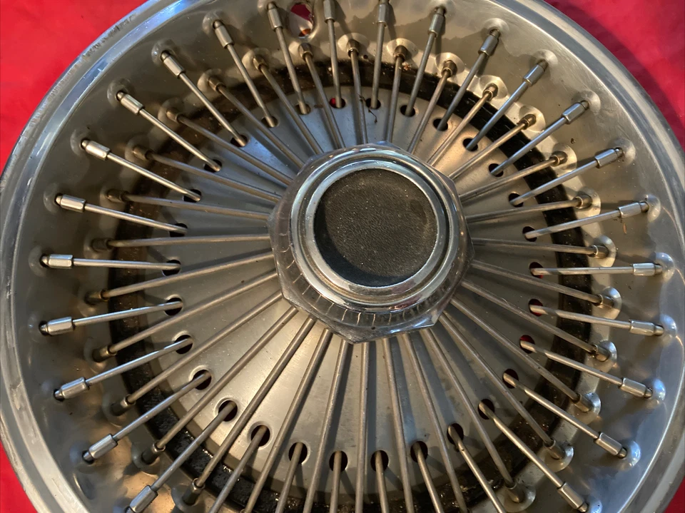 Dodge Chrysler Plymouth Magnum Charger Cordoba 1970-1978 tapacubos con radios de cable de 14" Foto 2 de 4