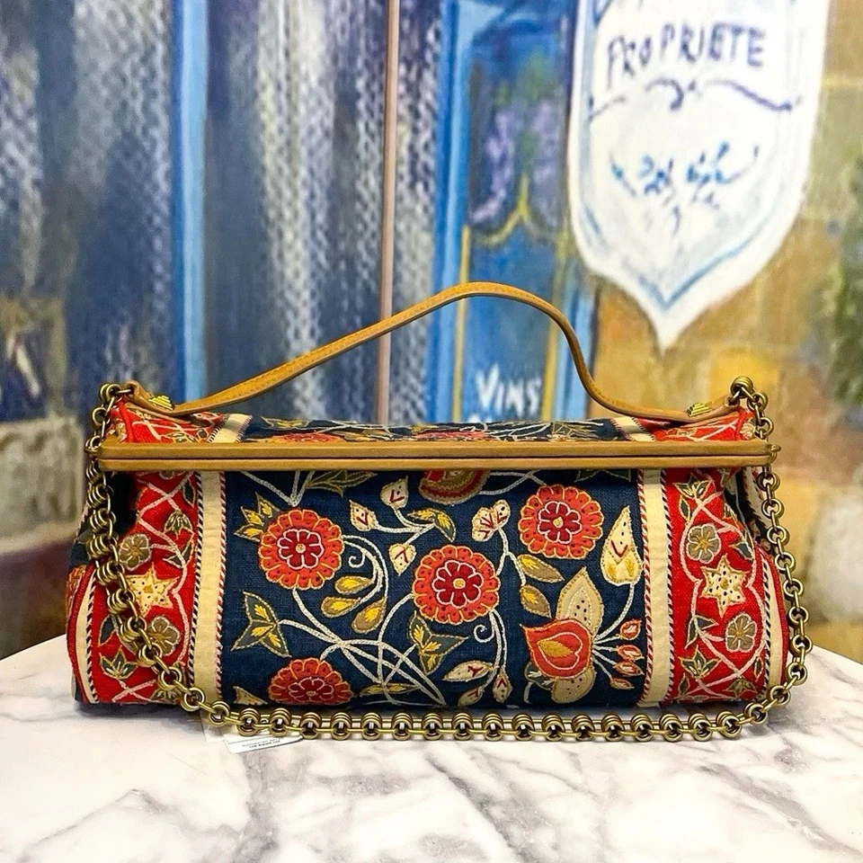 Bolso Tory Burch Tapiz Bordado Barril Alfombra Floral Azul Marino Rojo Dorado Usado en Excelente Condición Foto 2 de 4