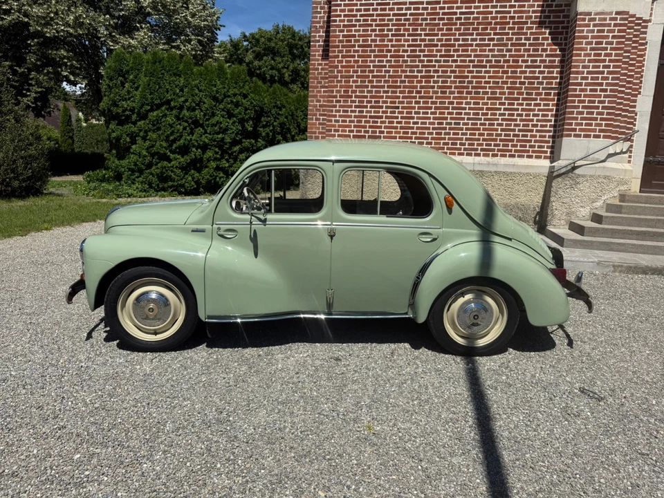 Renault 4 CV Cremeschnittchen BJ 1957 Oldtimer im Sammlerzustand  - Bild 2 von 4