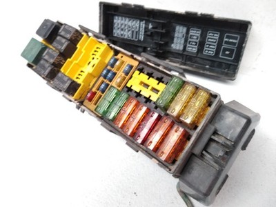 2001 jeep cherokee cigarette lighter fuse and radio problem 56009742AF Jeep 2000 2001 Cherokee