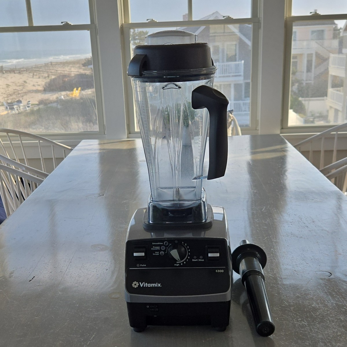 Vitamix 6300 VM0102B Blender with Lid, Tamper, Base 64oz Black