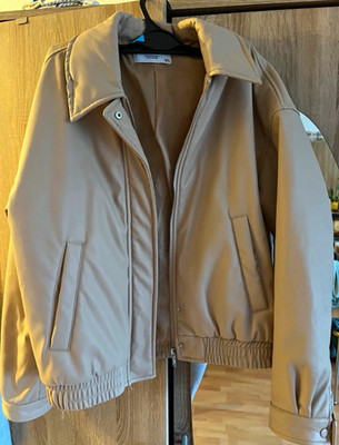 Reserved Eco Aware Damen Bomberjacke Beige Gr. 36 kurz Kunstleder Reißverschluss