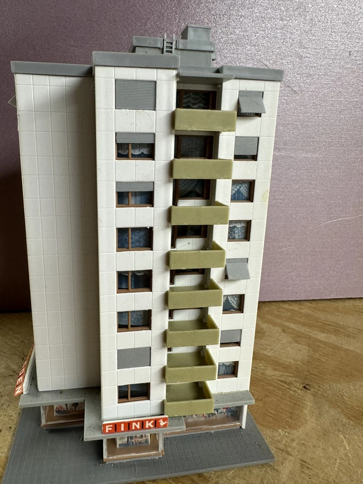 N KIBRI EDIFICIO DE APARTAMENTOS GRANDE CONSTRUIDO Foto 3 de 4