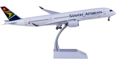 1:200 33CM JC Wings SOUTH AFRICAN AIRBUS A350-900 Passenger Plane