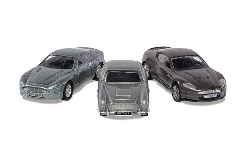 CORGI Collection James Bond Aston Martin (V12 Vanquish, DB5, DBS) - CORGI TY9928 - Photo 2/2