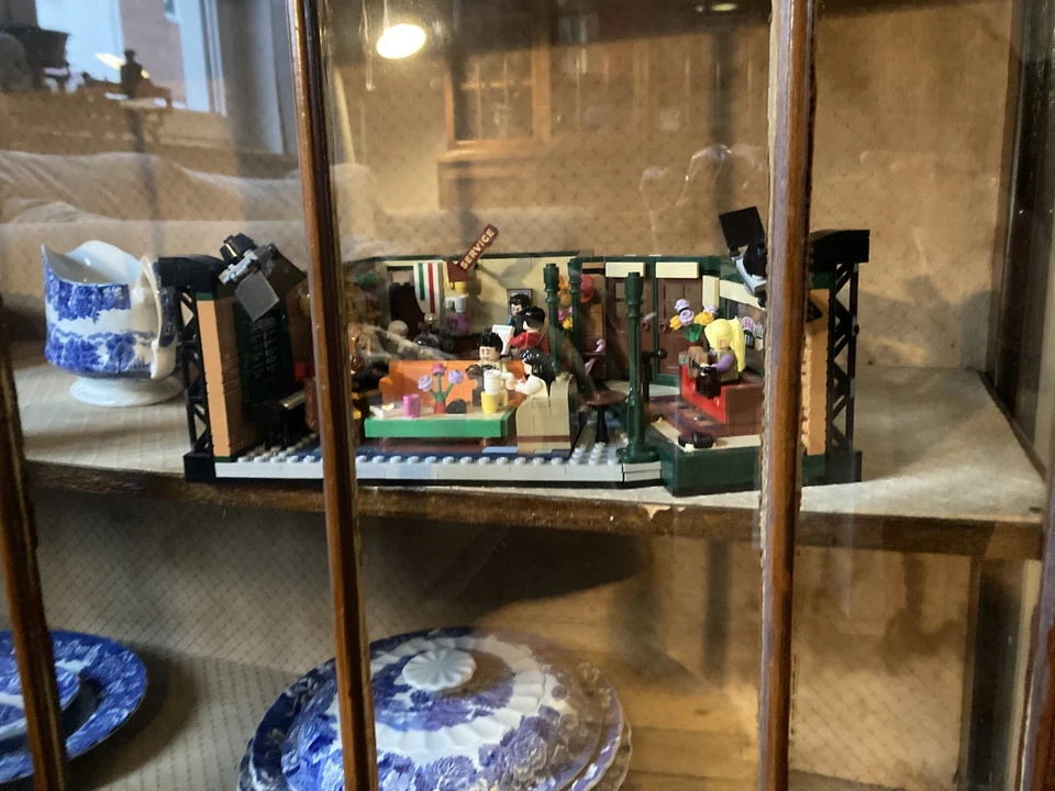 LEGO Ideas 21319 Central Perk, Foto 2 von 4