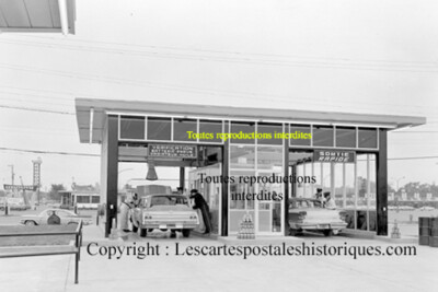 Quebec Québec station essence Canadian Tire gas station giffard #2