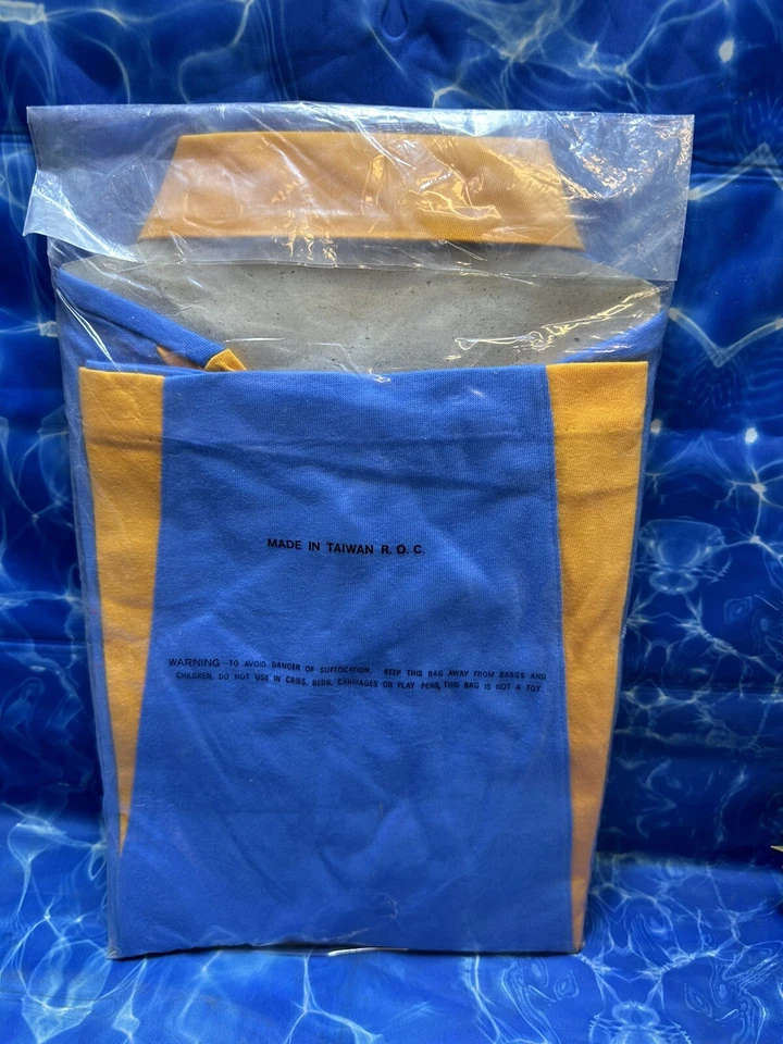 NOVA CAMISA RARA FECHADA 1984 UNIFORME OLÍMPICO LOS ANGELES AZUL TAMANHO PEQUENO LEVIS - Imagem 4 de 4