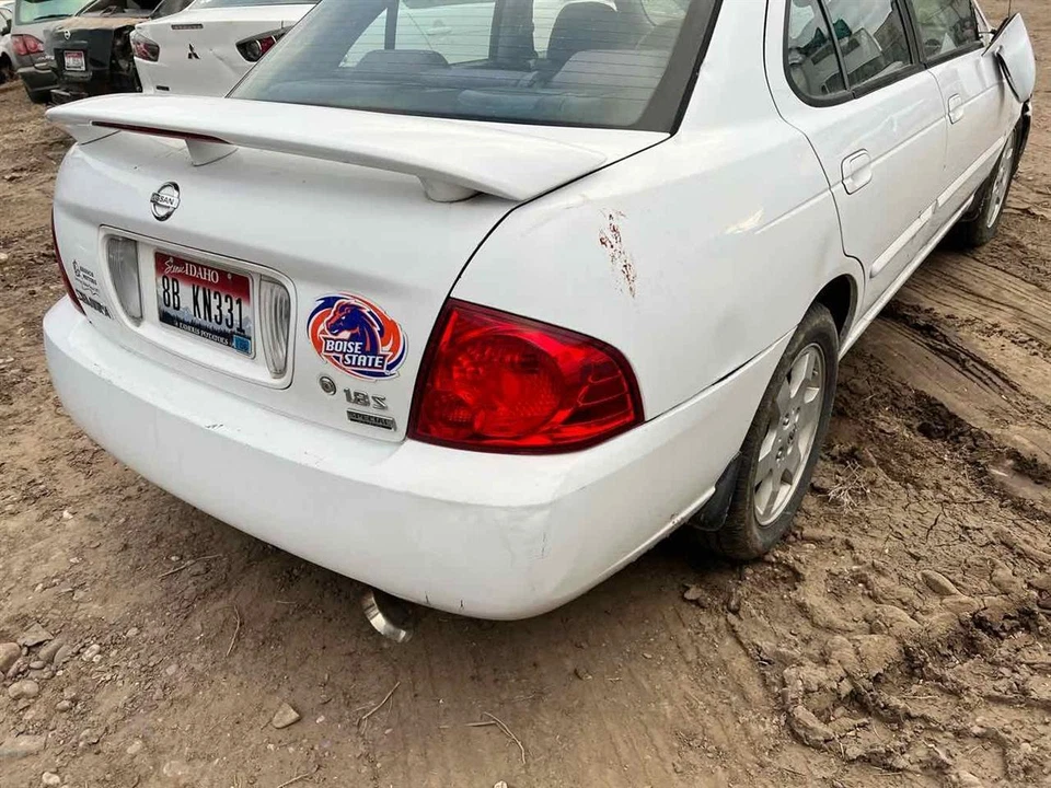 Medidor de flujo de aire de inyección de combustible usado se adapta a: Nissan Sentra 2006 1,8 L de grado 4/04 Foto 2 de 4