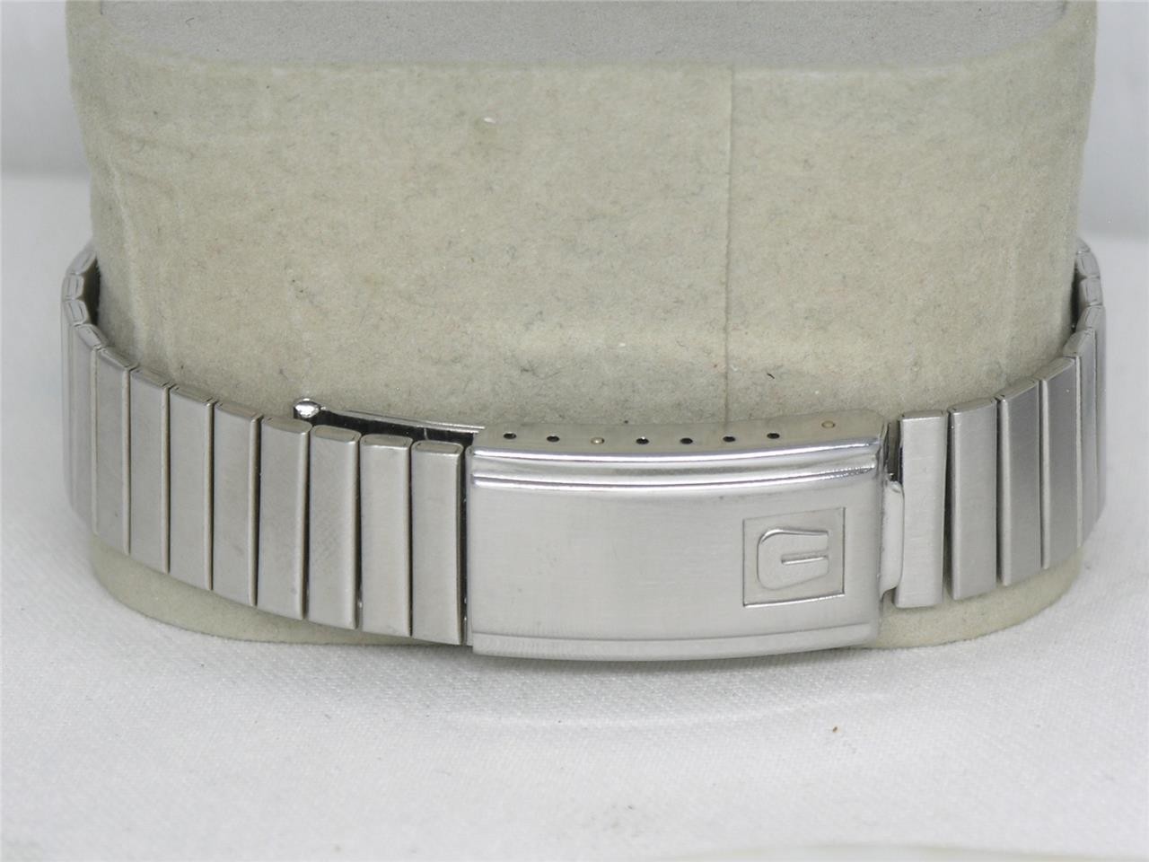 RARE VINTAGE 38MM MENS UNIVERSAL GENEVE "UNISONIC" ACCUTRON 2302 WATCH, RUNNING!