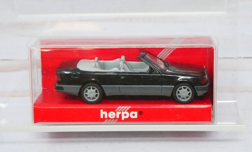 Herpa 021128, Mercedes Benz 300 CE Cabrio 2 puertas, negro-gris, escala 1/87 HO | Zustand: New