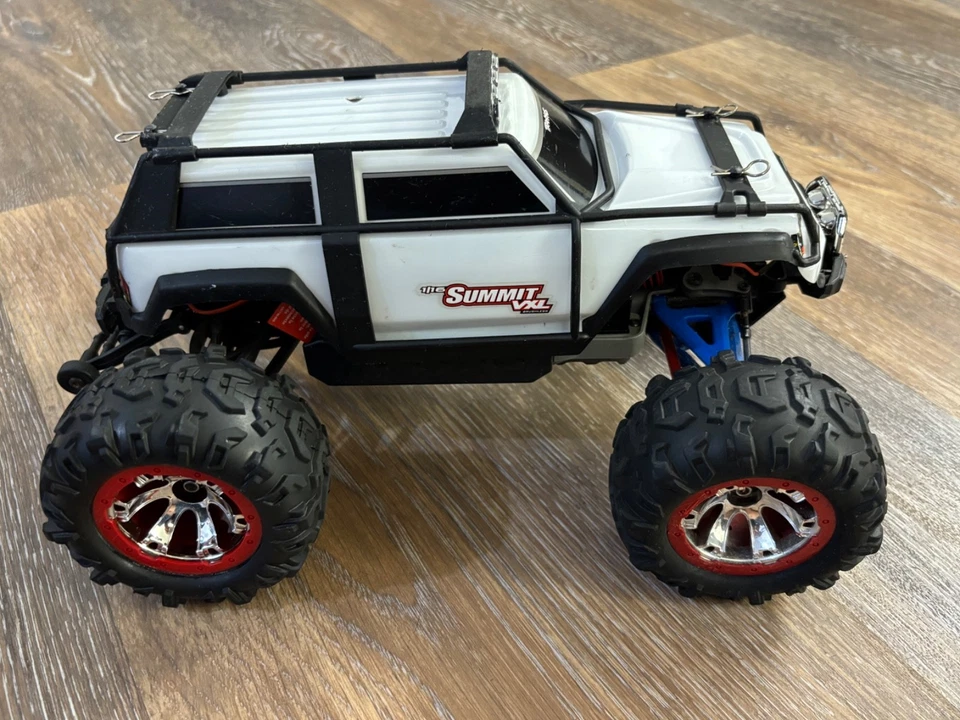 Monster Truck Traxxas Summit 1/16 VXL 4WD RTR - Immagine 4 di 4