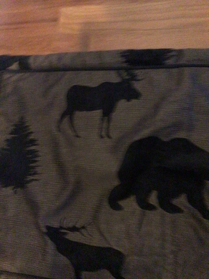 Fronhas de travesseiro Croscill King (1) ótimas para pousada de montanha, novas, bordadas - Imagem 3 de 3