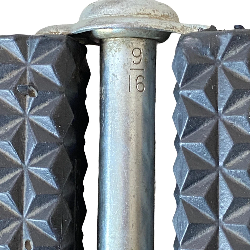 复古 Schwinn 认证 Cecor 9/16 主轴华夫饼踏板 Cec 300 仅右侧 — 第 3/4 张图片