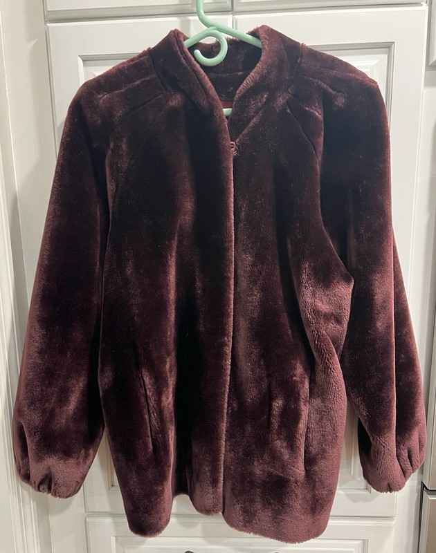 Furageous Merlot Faux Fur Coat Pockets  Size M/L (see Measurements)