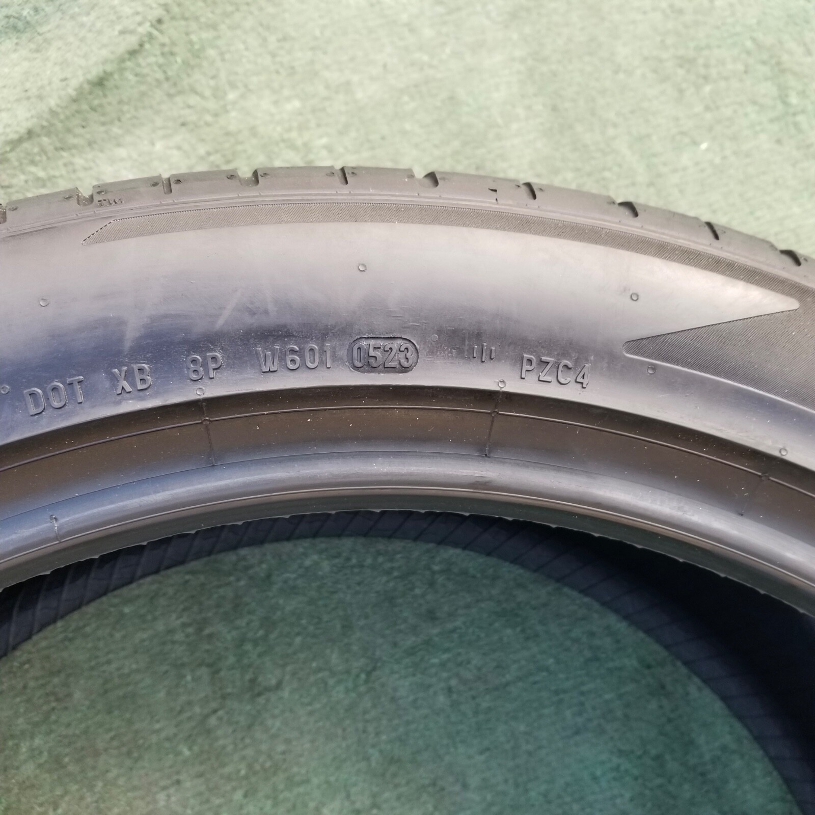 285/40R22 Pirelli P Zero Corsa Tire Lamborghini Urus 285/40ZR-22 285/40ZR22 75%