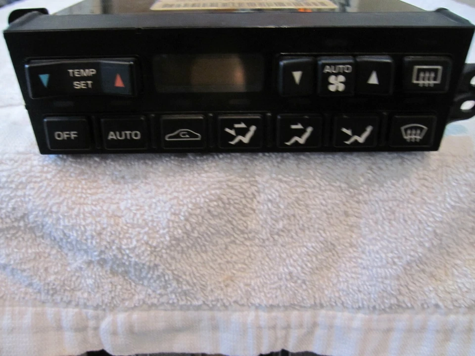 Corvette digital dash Climate control cluster Rebuilt 1994 95 96 C4 C68 option  - Image 2 of 3