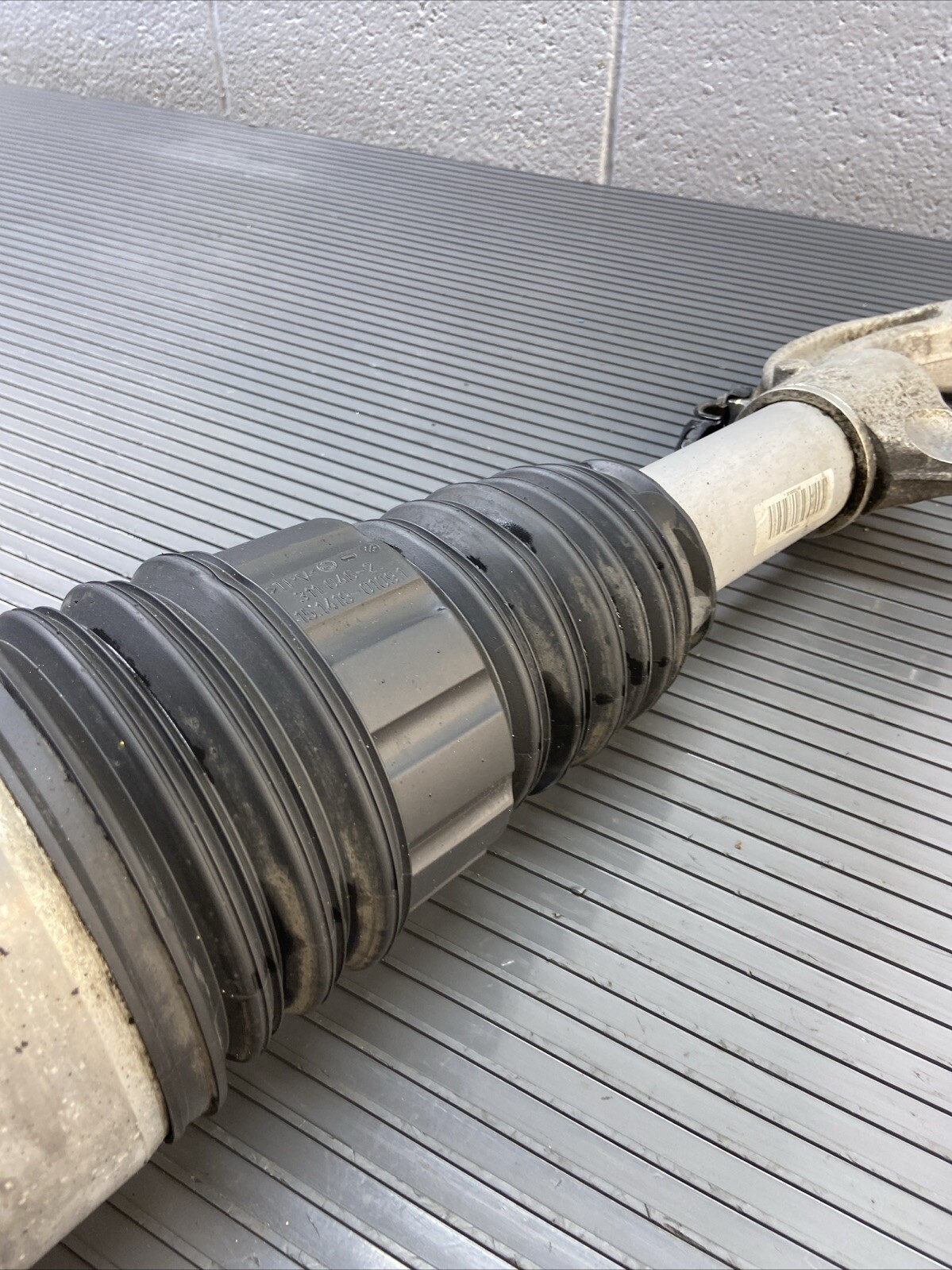 2017-2020 Maserati Levante Front Left Air Strut Shock Absorber OEM