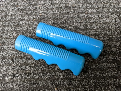 HUNT WILDE NOS BICYCLE LIGHT BLUE HAND GRIPS-INDUSTRIAL APPLICATION GRIPS - Picture 4 of 6