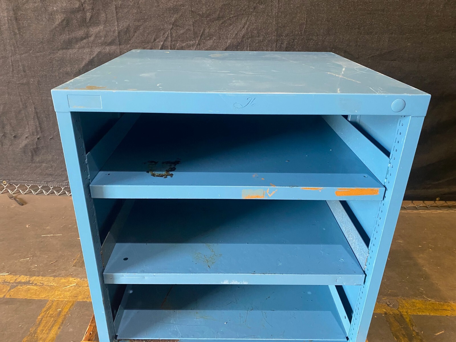 Stanley Vidmar Ind Tool Storage with Shelves W30" H33