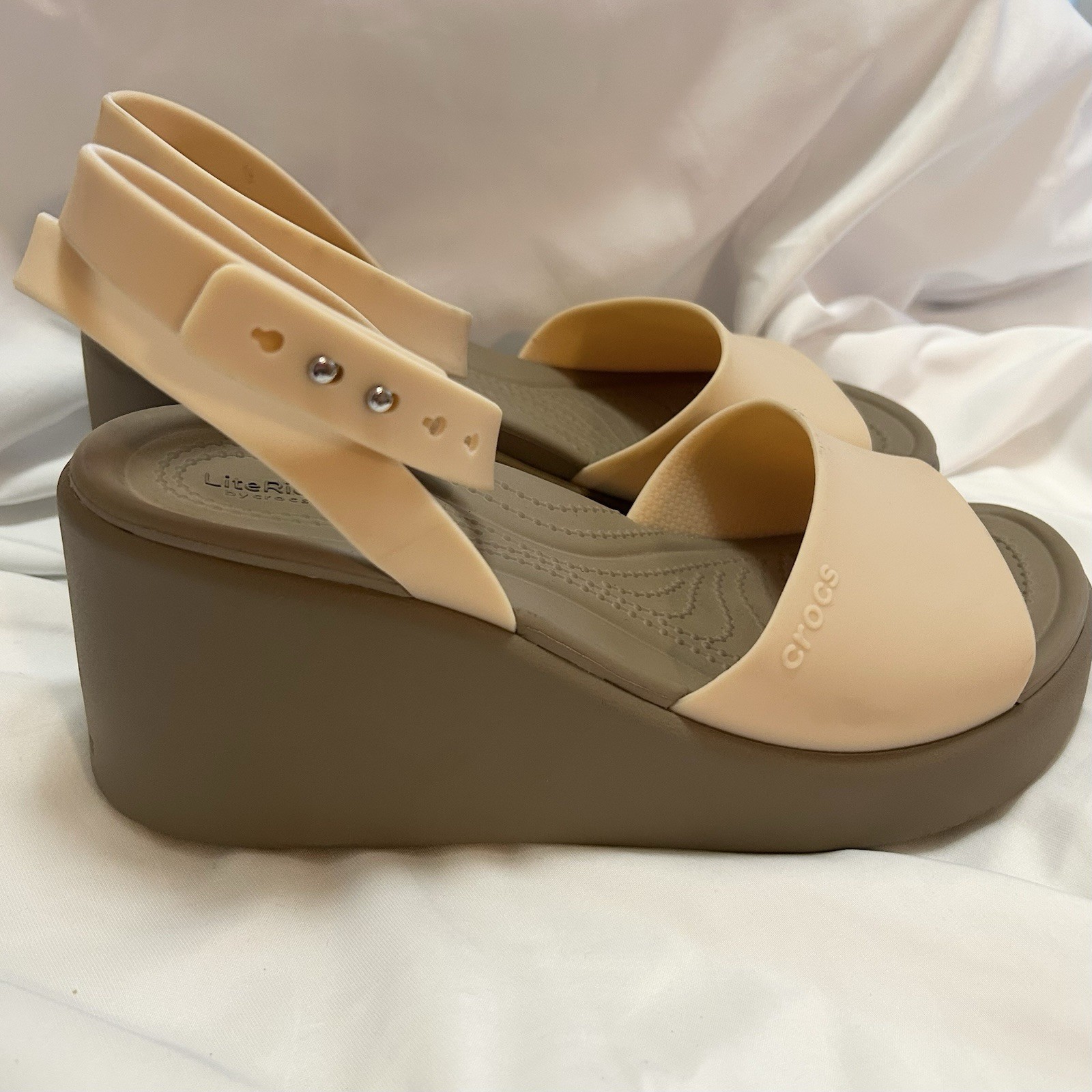 Crocs Brooklyn Strappy Women's Wedge Sandal, Size 7