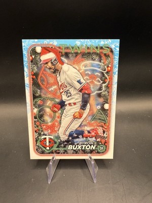 2024 Topps Holiday - Byron Buxton Santa Hat Holiday Variation #H114 FIRE CARD!!