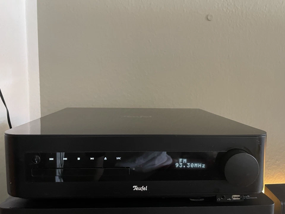 Teufel IP 7000 BR Bluray Heimkino Receiver/Tuner mit Fernbedienung